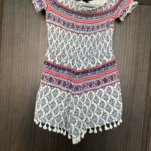 Adorable Girls Shorts Romper Size 10/12 - Picture 2 of 4